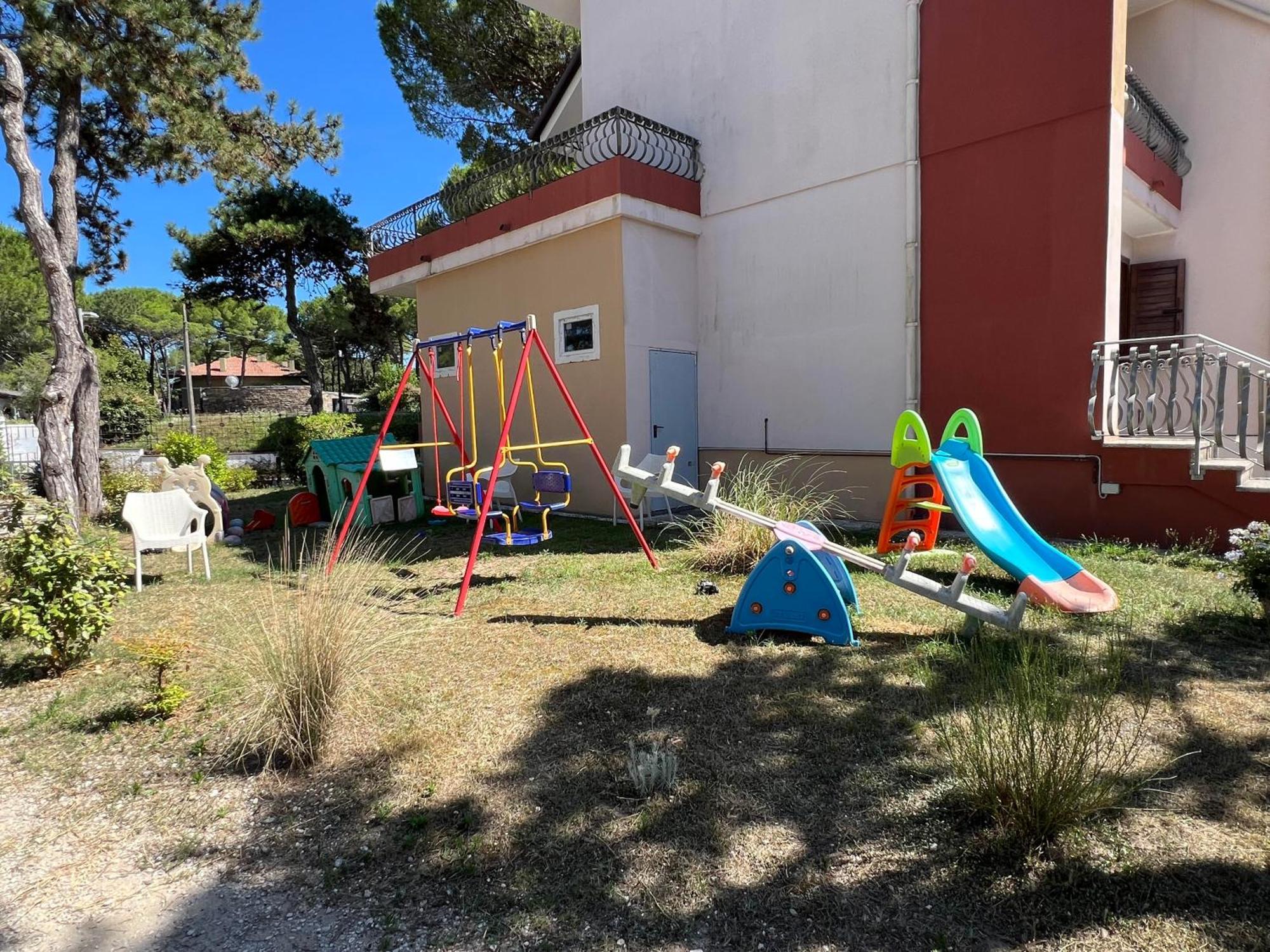 Casa Bianca Village Apartments Lignano Sabbiadoro Exterior foto
