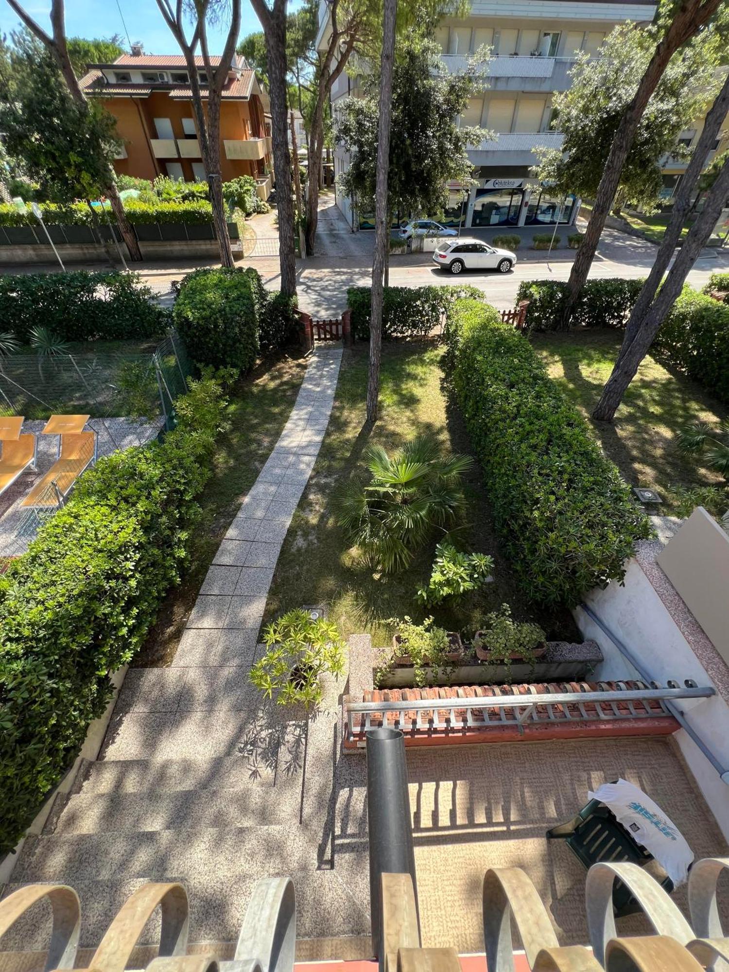 Casa Bianca Village Apartments Lignano Sabbiadoro Exterior foto
