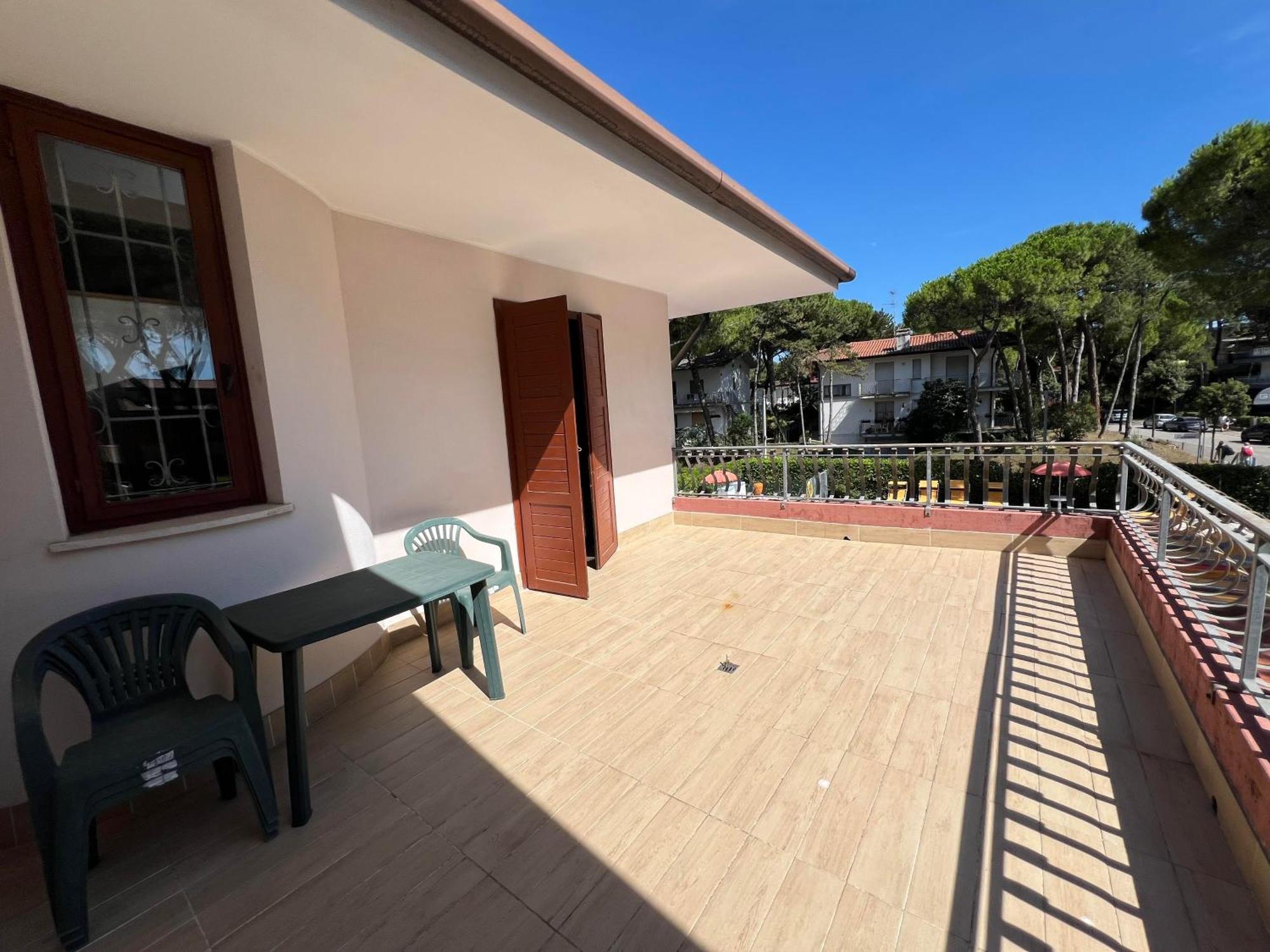 Casa Bianca Village Apartments Lignano Sabbiadoro Exterior foto