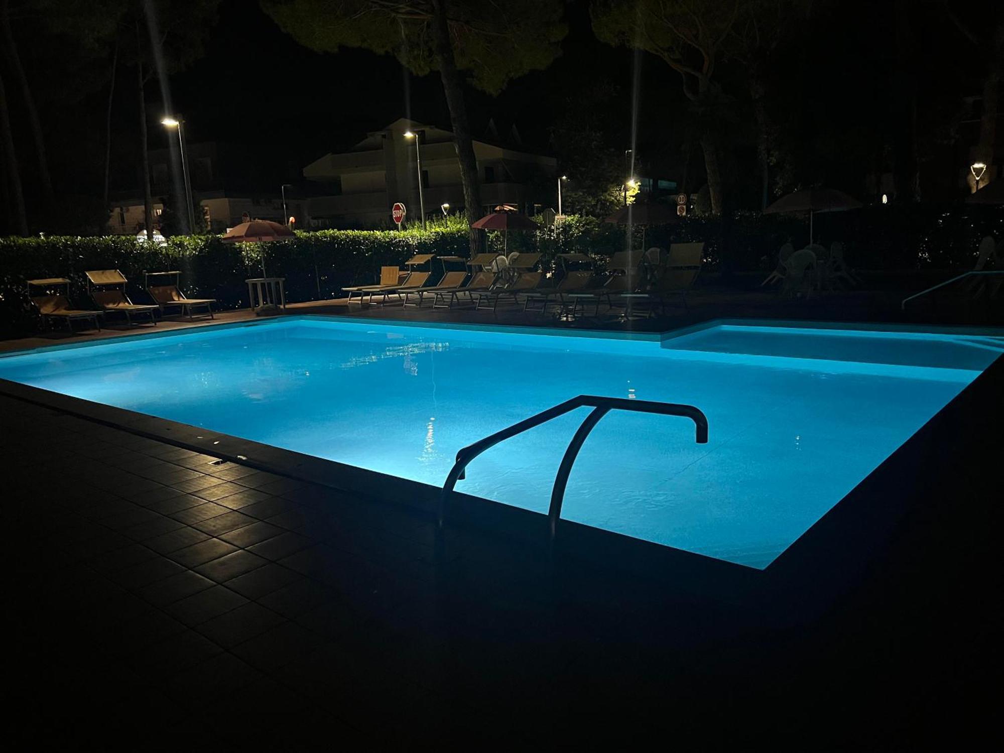 Casa Bianca Village Apartments Lignano Sabbiadoro Exterior foto