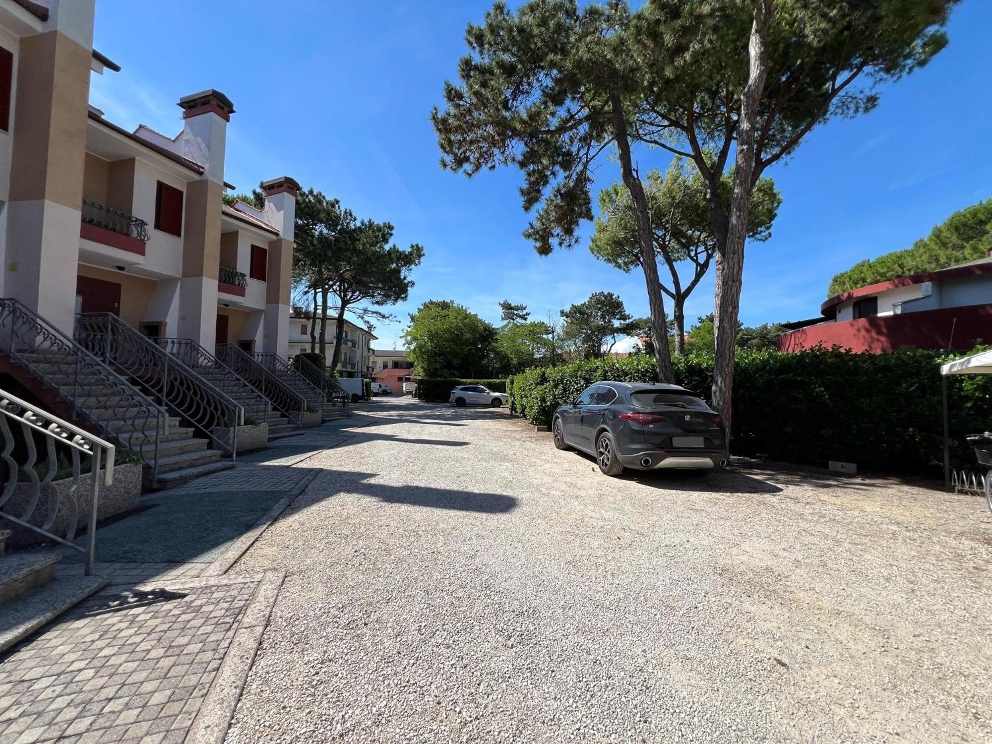 Casa Bianca Village Apartments Lignano Sabbiadoro Exterior foto