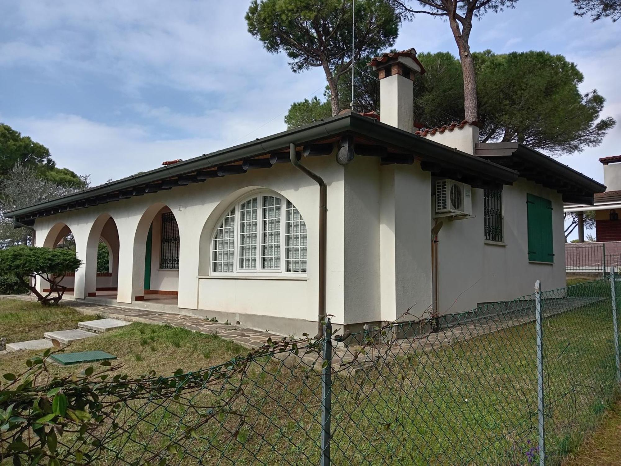 Casa Bianca Village Apartments Lignano Sabbiadoro Exterior foto